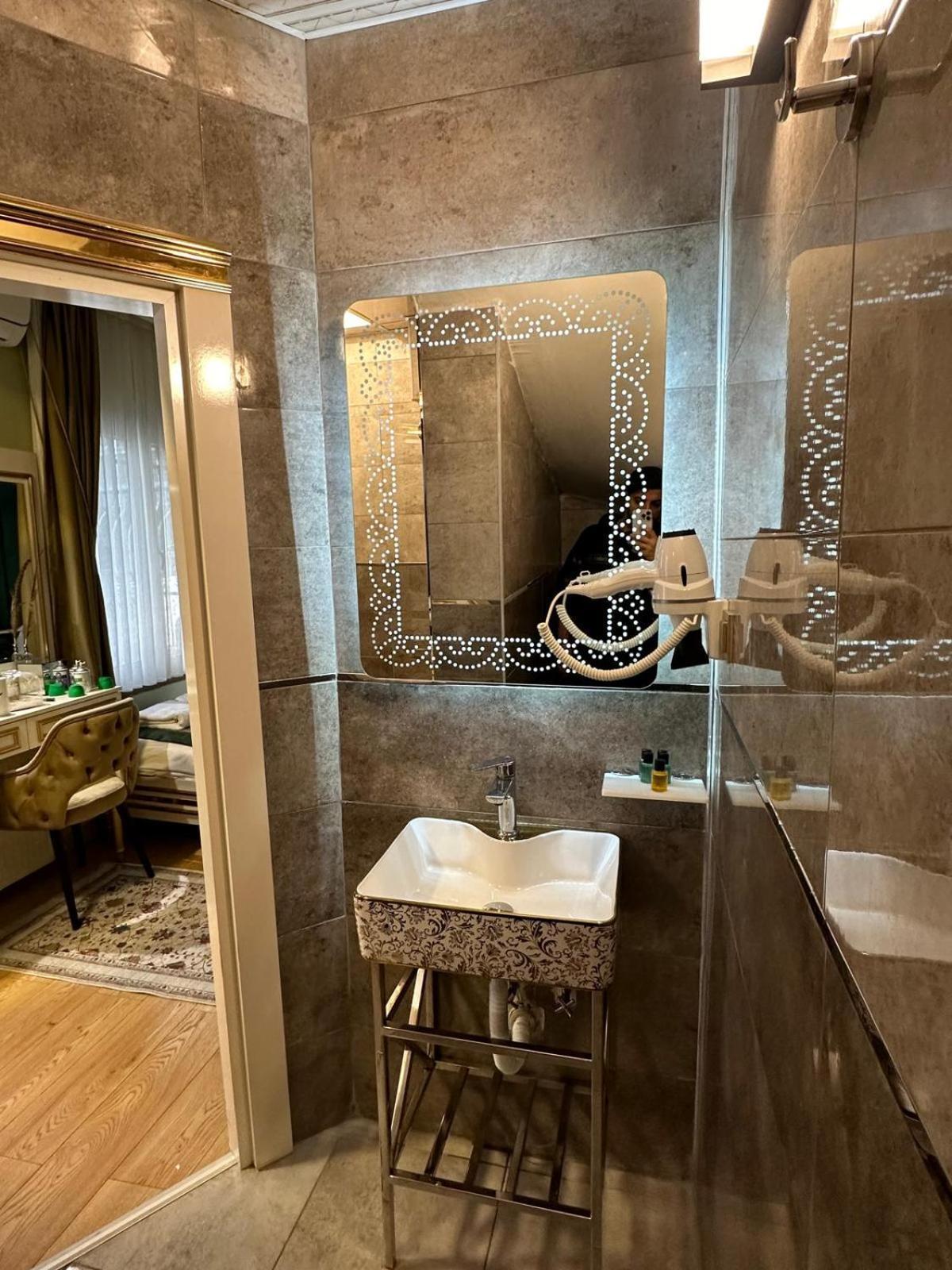 Whitemoon Hotel Suites Taksim Estambul Exterior foto