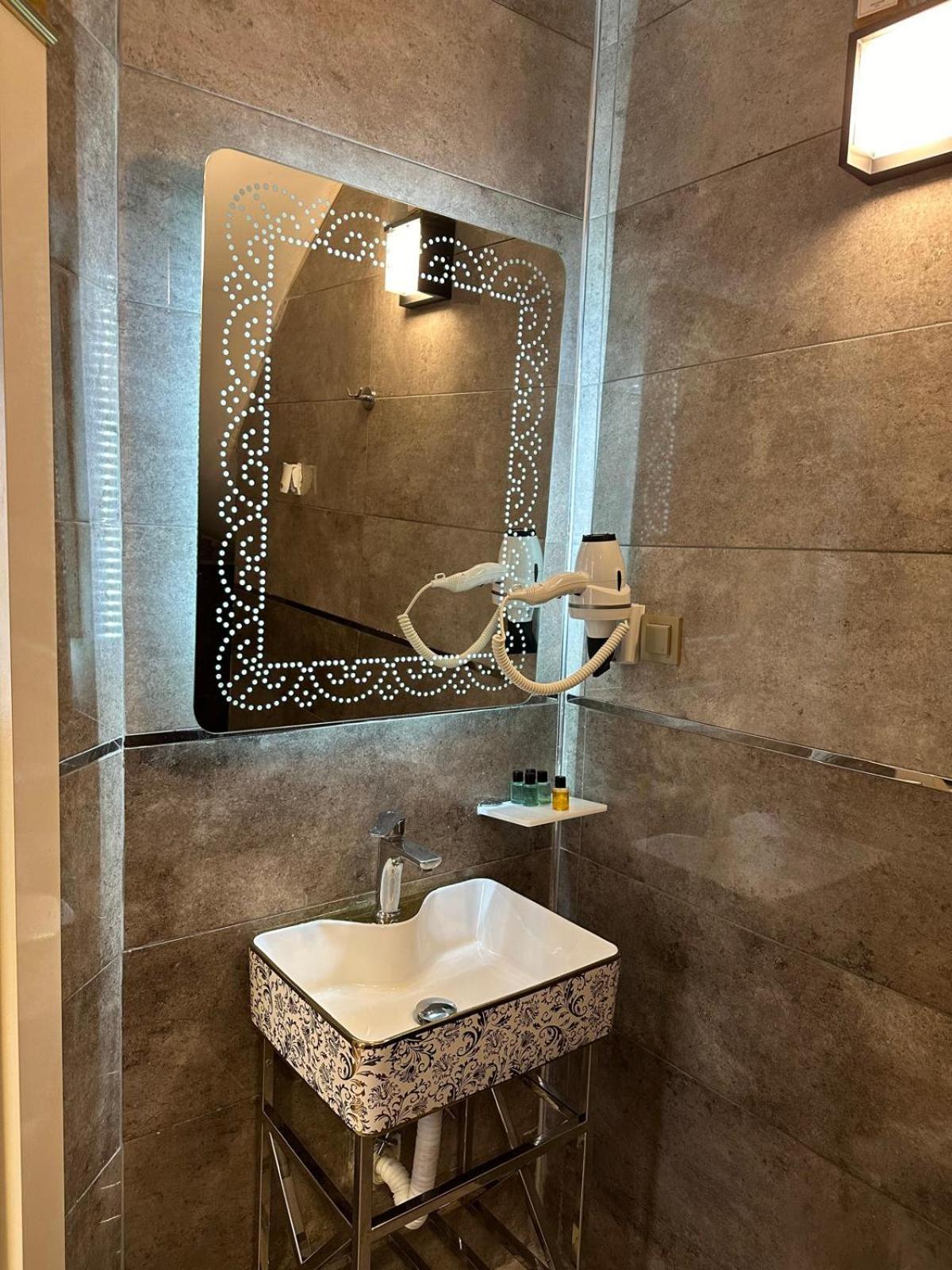 Whitemoon Hotel Suites Taksim Estambul Exterior foto